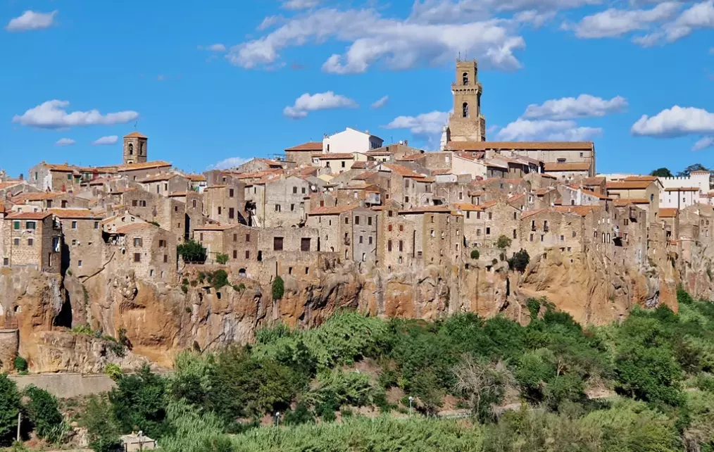 Pitigliano: Un Gioiello Medievale nella Toscana Meridionale