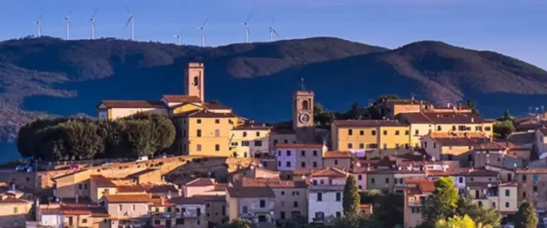 Montescudaio: Un Gioiello Toscano Tra Terra e Mare