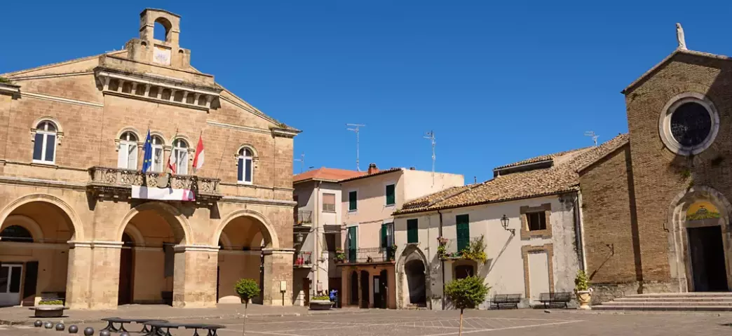 La Bellezza Incantevole di Rocca San Giovanni: Dove il Mare Incontra la Collina