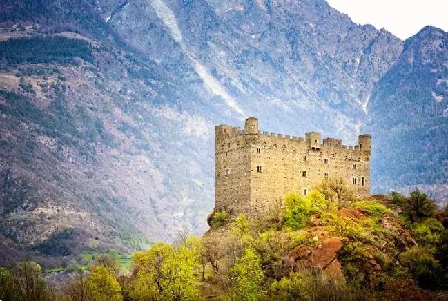 Il Castello di Ussel: Un Gioiello Architettonico Nella Valle d'Aosta
