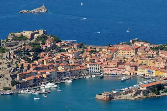 Le Isole Gioiello del Tirreno: Un Paradiso Naturale Incontaminato