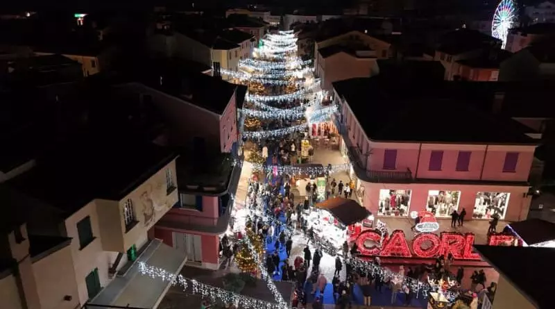 Caorle si illumina per il Natale più esteso d'Italia