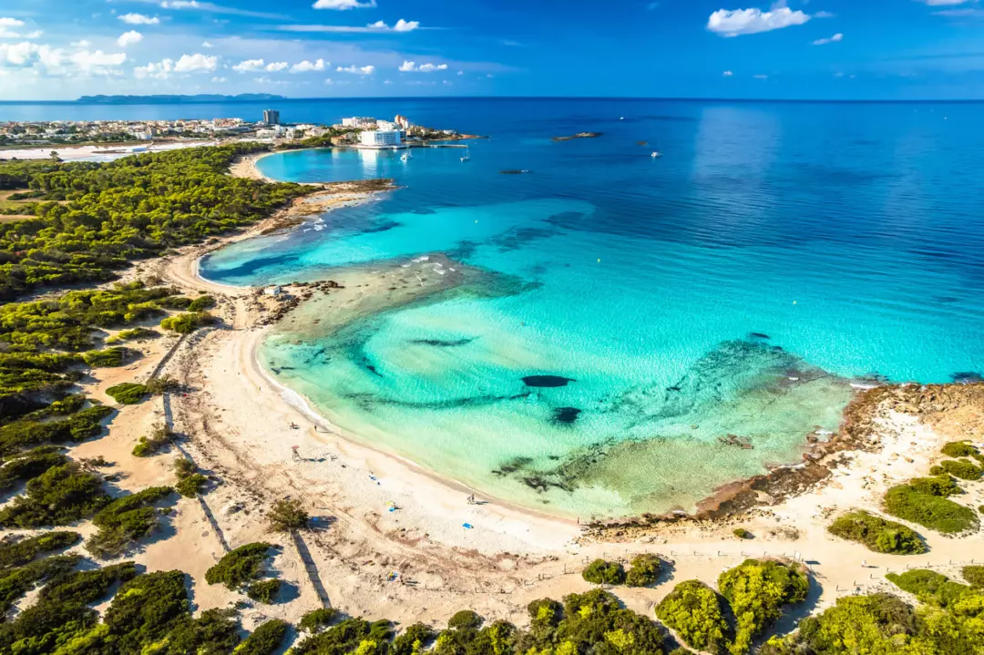 Maiorca: Guida Completa alla Scoperta dell'Isola, da Palma alle Spiagge Nascoste