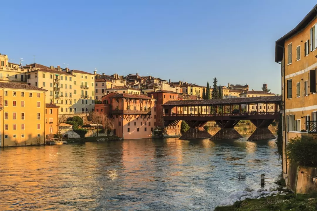 Bassano del Grappa: Un Viaggio Tra Storia, Cultura e Sapori Veneti