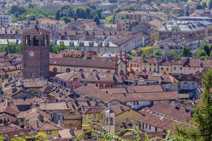 Pinerolo: Un Viaggio Tra Storia, Cultura e Sapori del Piemonte