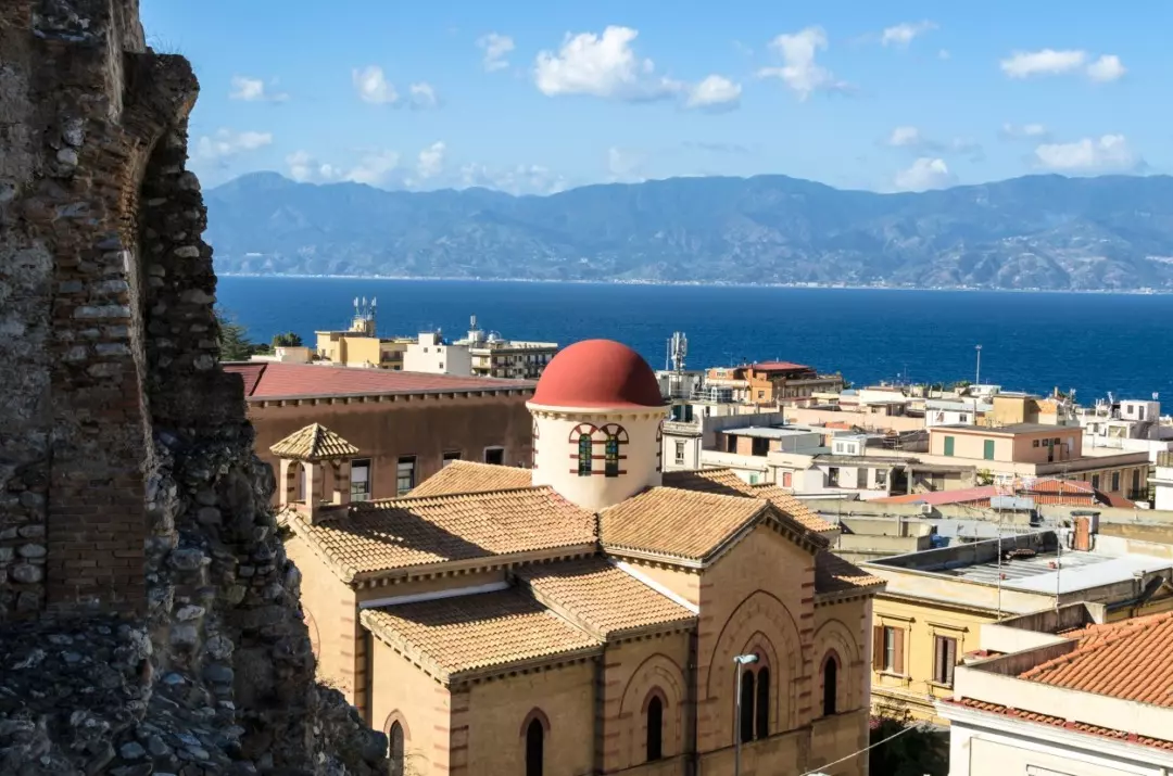 Reggio Calabria: Esplorando la Punta dello Stivale tra Fascino Marino, Borghi Storici e Grandezza Montuosa