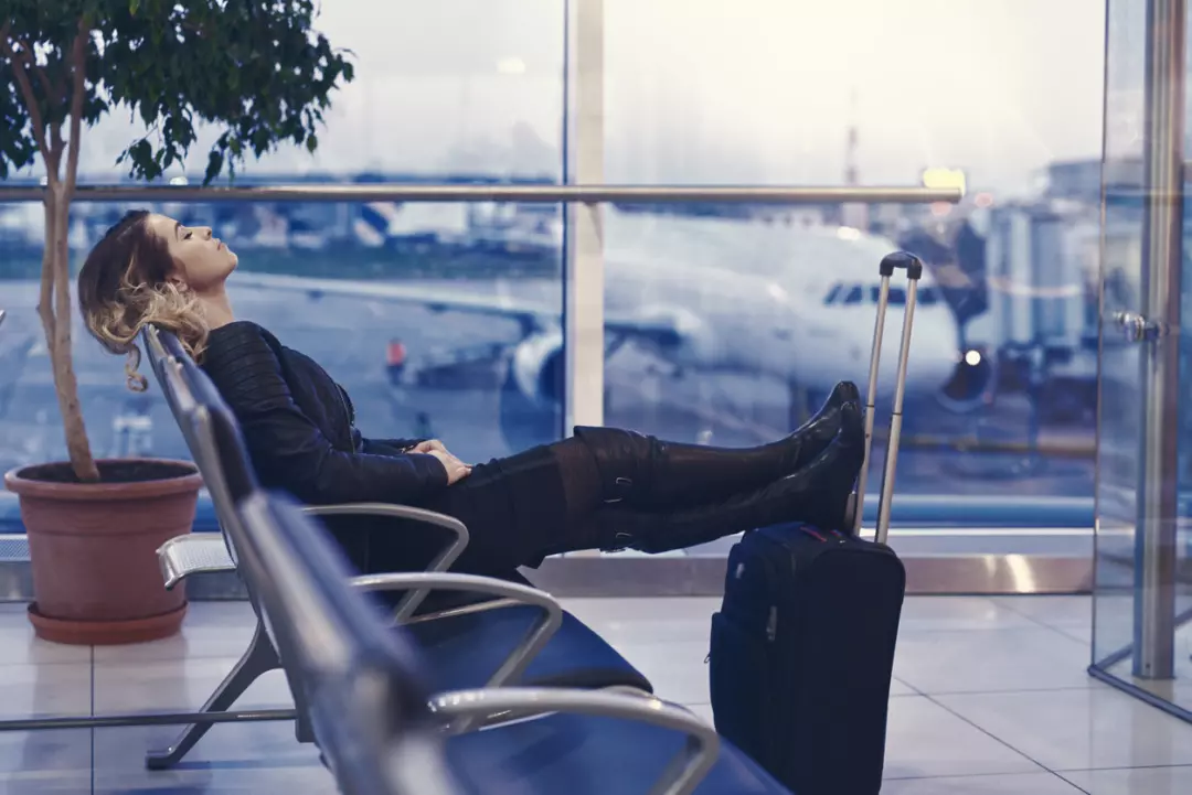Il Jet Lag e il Cervello: Oltre la Semplice Stanchezza