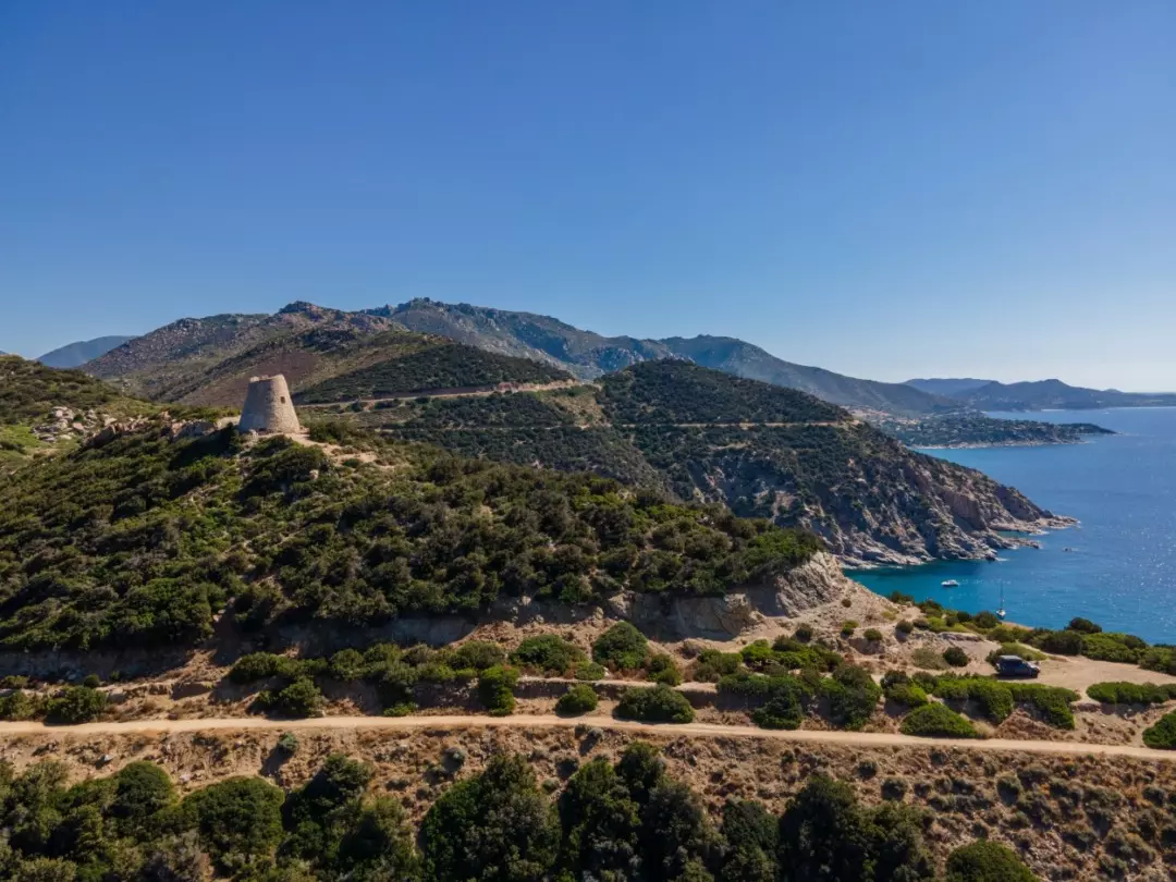 Sardegna: Un Viaggio Tra Tradizioni Millenarie e Lunga Vita