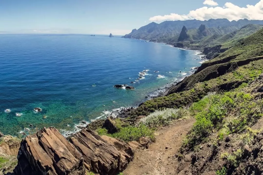 Tenerife: Un'Eterna Primavera tra Natura, Benessere e Cultura