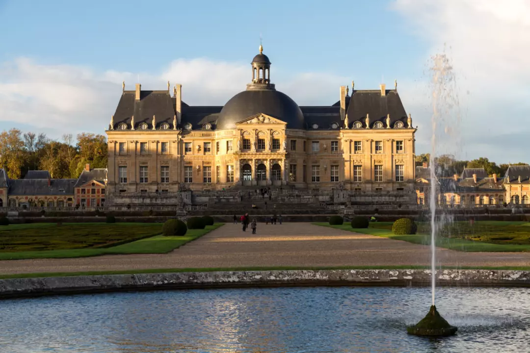 Castello di Vaux-le-Vicomte: Un Capolavoro Barocco che Precede Versailles
