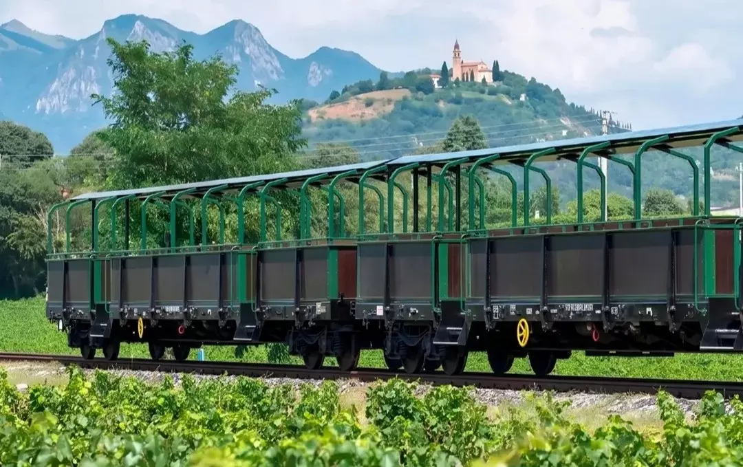 Il Percorso Panoramico della Ferrovia del Sebino: Un Viaggio Tra Storia e Natura