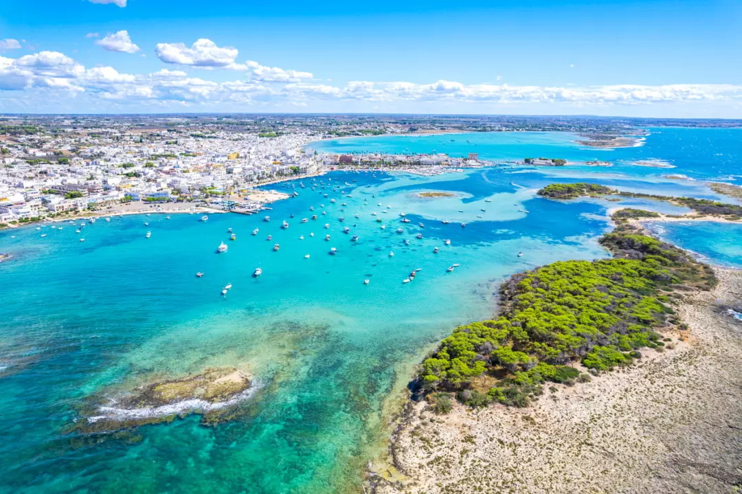 Le Meraviglie Costiere della Puglia: Un Viaggio tra Adriatico e Ionio