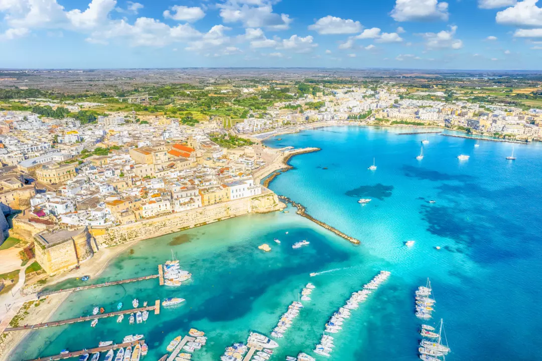 Le Perle Costiere del Salento: Un Viaggio Tra le Spiagge Incantevoli di Otranto e Dintorni