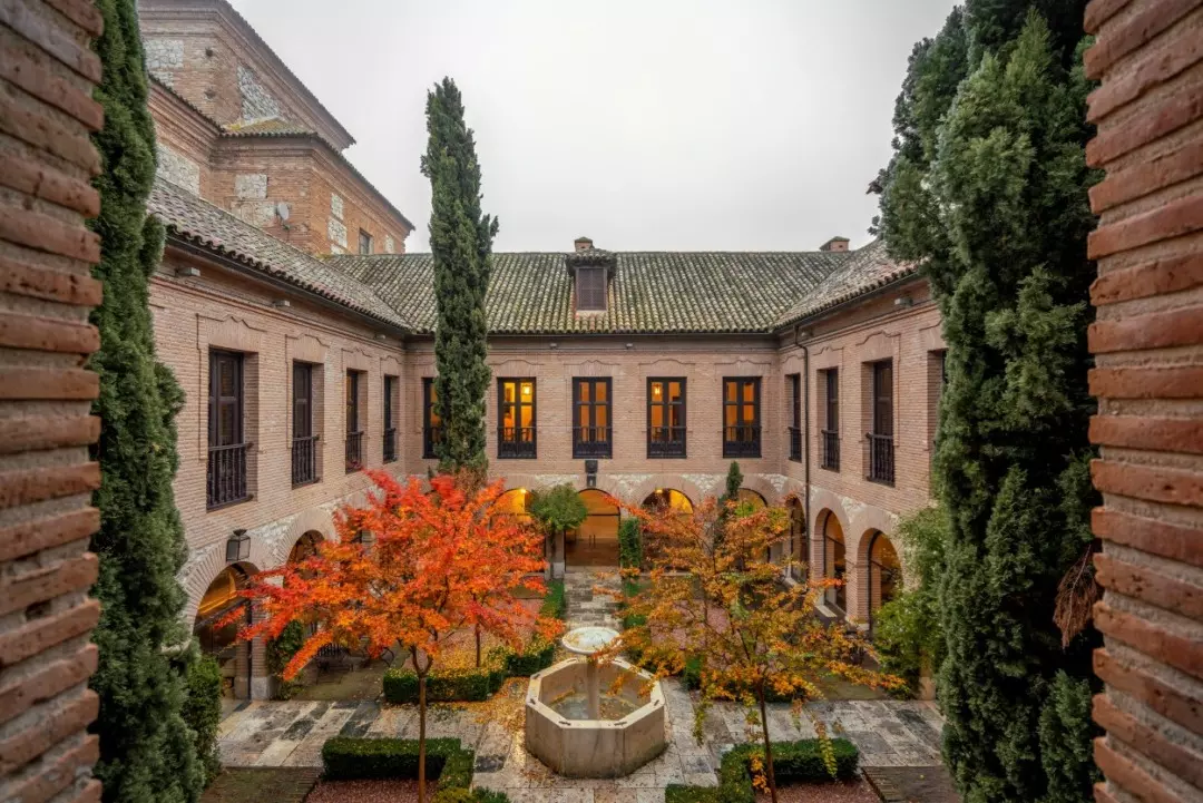 L'incanto dei Paradores spagnoli: un viaggio attraverso storia e lusso accessibile