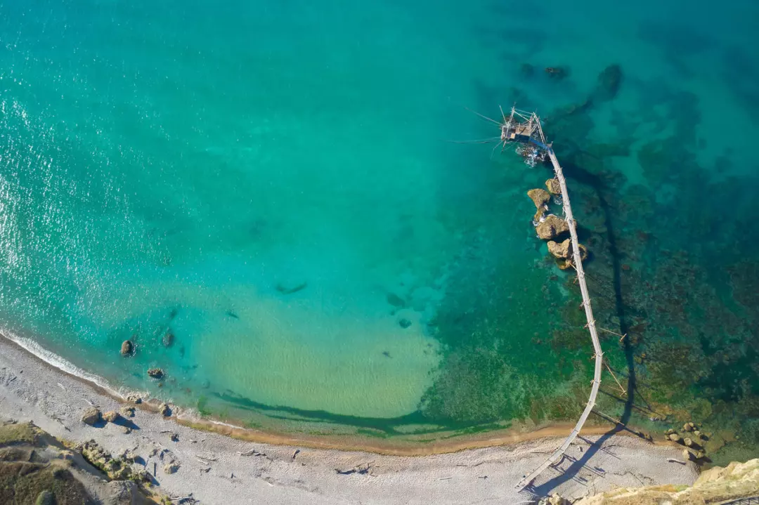 Tesori Costieri d'Abruzzo: Un Viaggio Tra Sabbia, Rocce e Tradizioni Marine