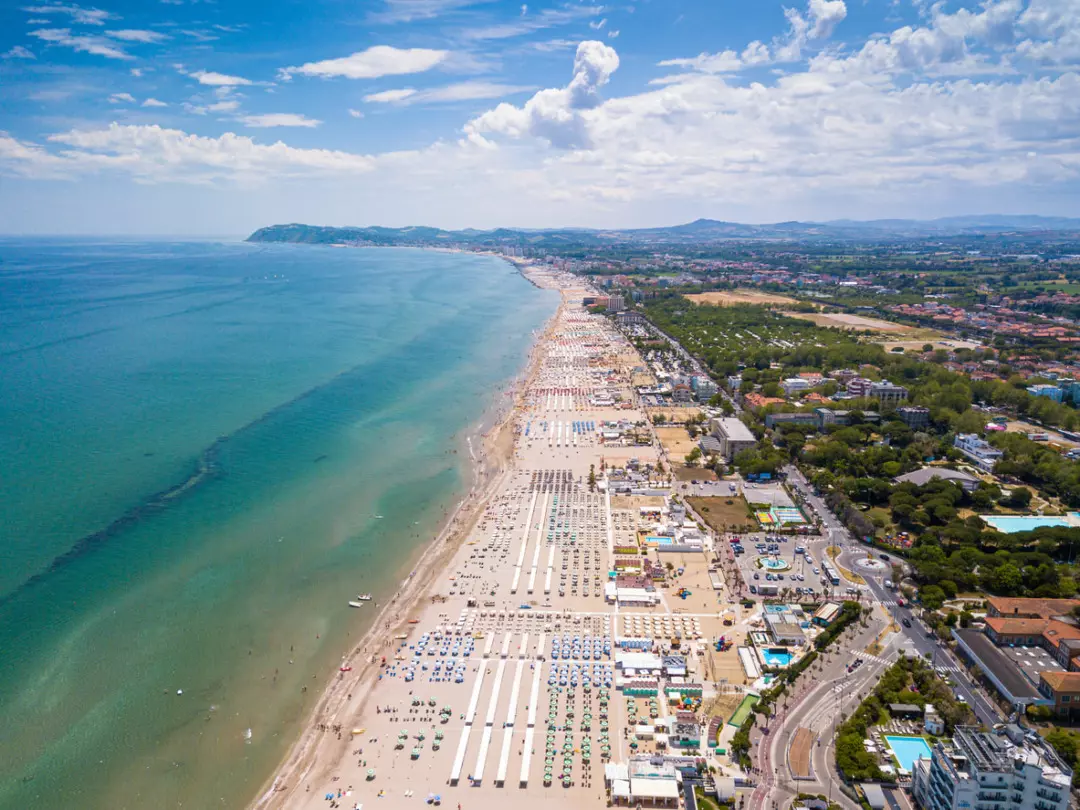 Le Splendide Coste dell'Emilia-Romagna: Un Itinerario tra le Spiagge Bandiera Blu