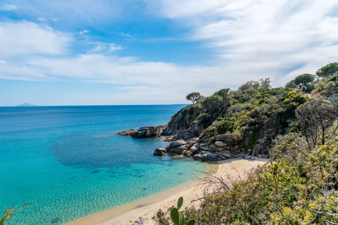 Le Spiagge Incantevoli dell'Isola d'Elba: Un Paradiso Mediterraneo da Esplorare