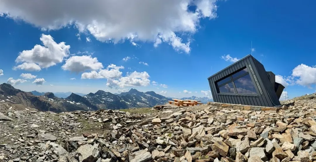 Bivacco Remo Passera: un rifugio alpino all'avanguardia in Valle d'Aosta