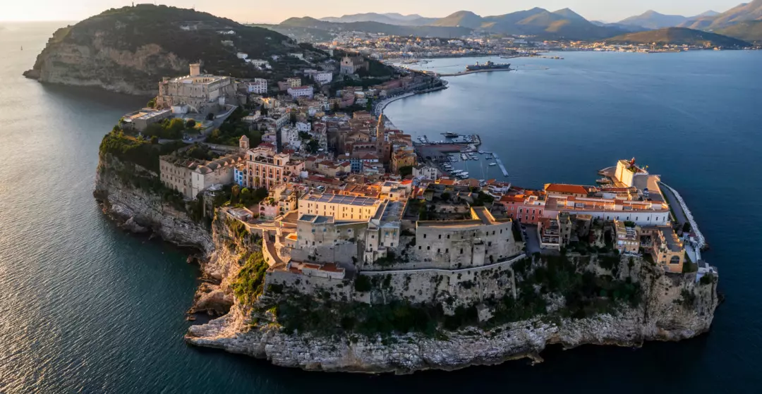 Le incantevoli spiagge Bandiera Blu del Lazio: Da Gaeta a Sperlonga