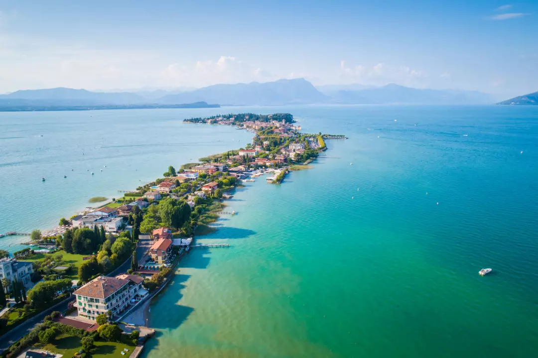 Le Spiagge Incantevoli della Lombardia: Un Paradiso Acquatico tra Laghi e Fiumi