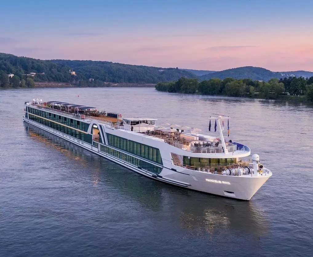 Un Viaggio Incantevole sul Reno: Da Amsterdam a Basilea in Otto Giorni di Pura Meraviglia